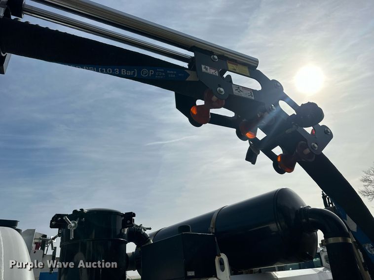 image for item NL9373 2015 Ring-O-Matic 1300 vacuum excavator