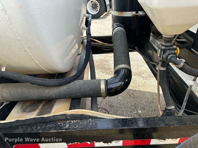 image for item NL9373 2015 Ring-O-Matic 1300 vacuum excavator