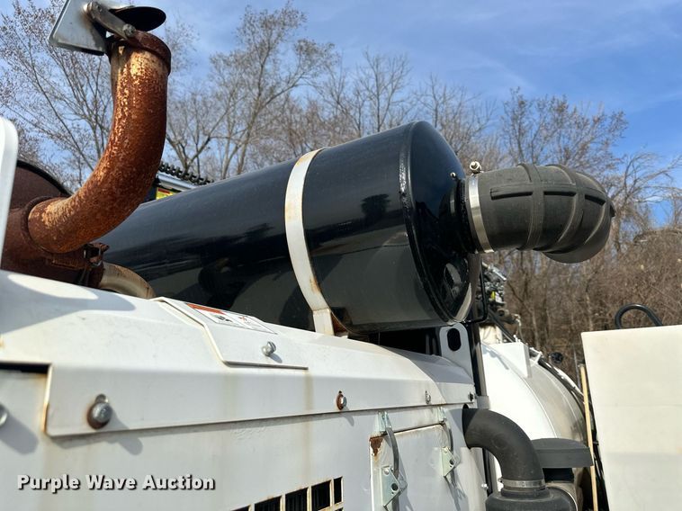 image for item NL9373 2015 Ring-O-Matic 1300 vacuum excavator