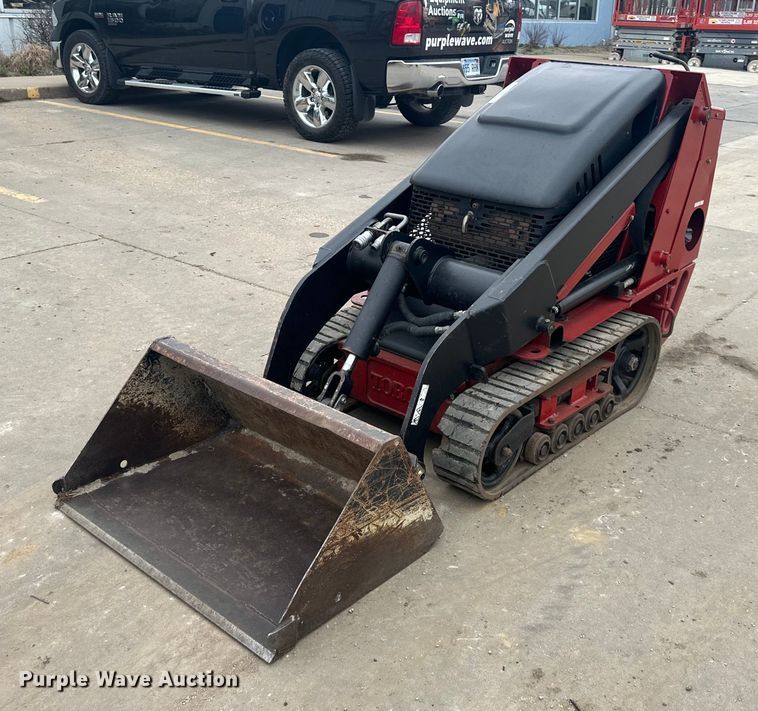 image for item NT9006 Toro  TX427 compact utility loader