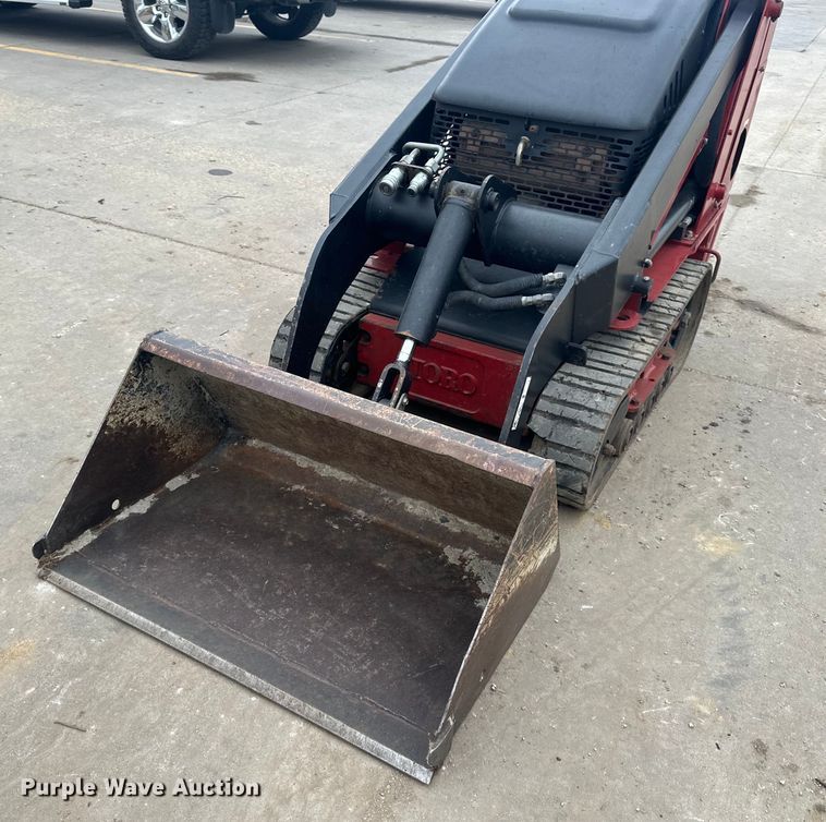 image for item NT9006 Toro  TX427 compact utility loader