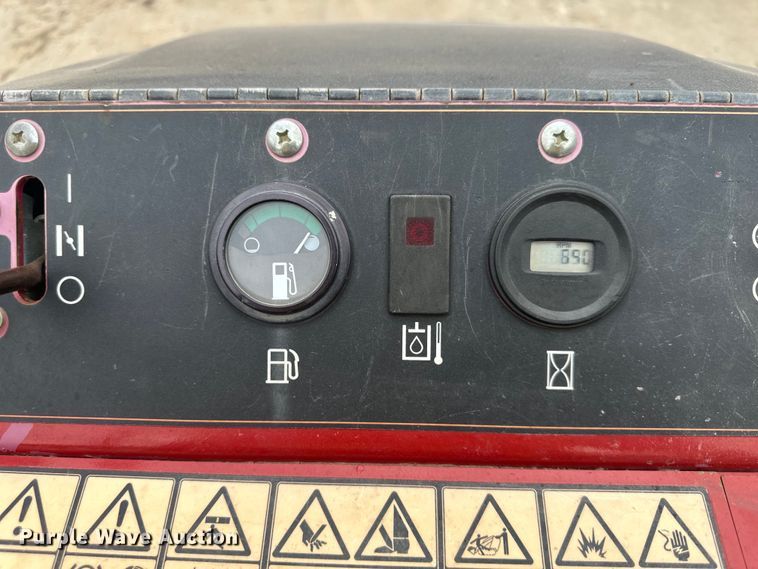 image for item NT9006 Toro  TX427 compact utility loader