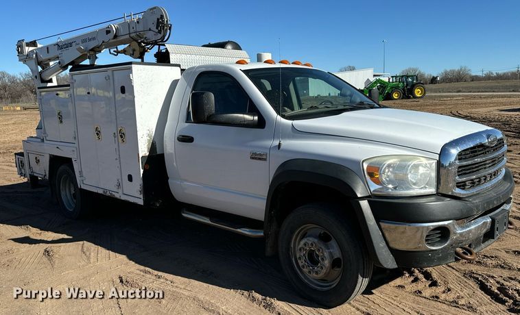 image for item NU9329 2008 Sterling  Bullet 5500 utility / service truck