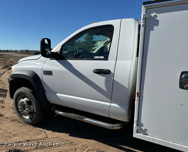 image for item NU9329 2008 Sterling  Bullet 5500 utility / service truck