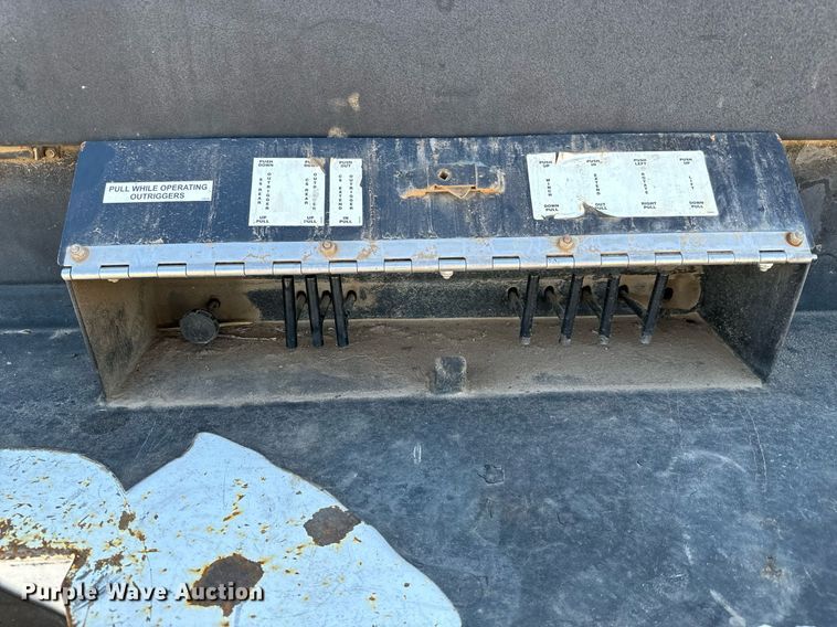 image for item NU9329 2008 Sterling  Bullet 5500 utility / service truck