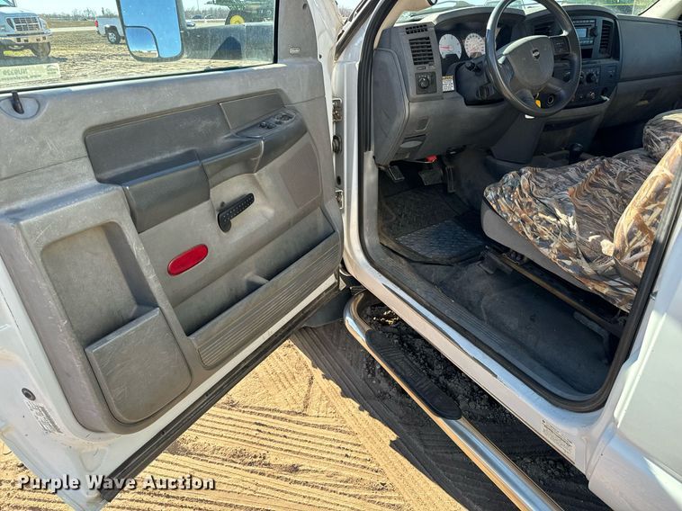 image for item NU9329 2008 Sterling  Bullet 5500 utility / service truck