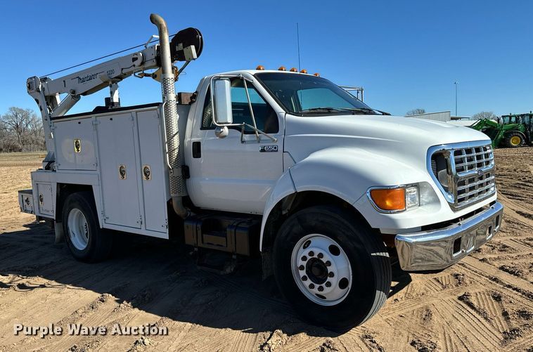 image for item NU9330 2003 Ford  F650 Super Duty utility / service truck