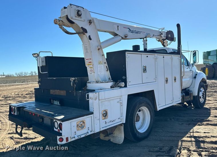 image for item NU9330 2003 Ford  F650 Super Duty utility / service truck