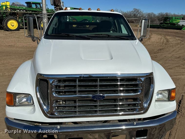 image for item NU9330 2003 Ford  F650 Super Duty utility / service truck