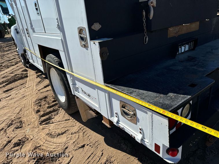 image for item NU9330 2003 Ford  F650 Super Duty utility / service truck