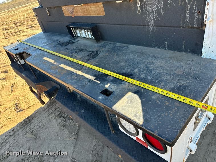 image for item NU9330 2003 Ford  F650 Super Duty utility / service truck