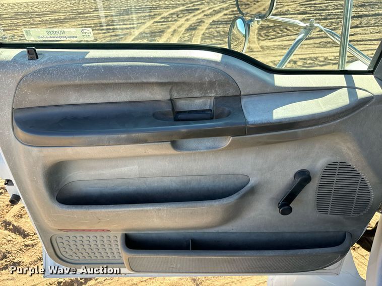 image for item NU9330 2003 Ford  F650 Super Duty utility / service truck