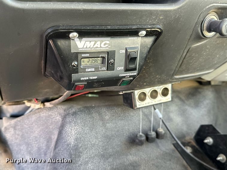 image for item NU9330 2003 Ford  F650 Super Duty utility / service truck