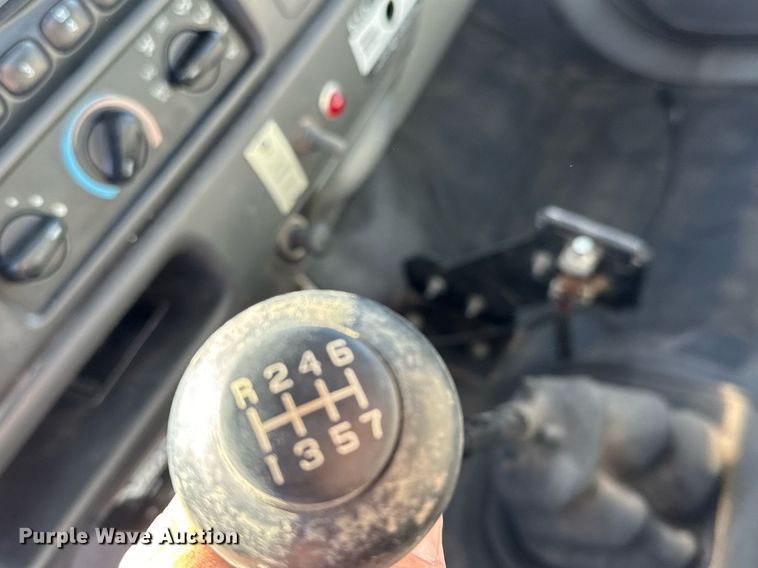 image for item NU9330 2003 Ford  F650 Super Duty utility / service truck