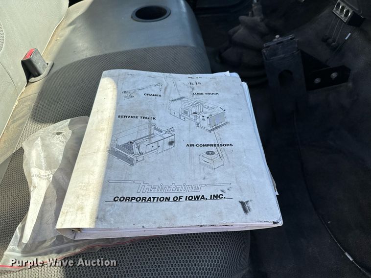 image for item NU9330 2003 Ford  F650 Super Duty utility / service truck