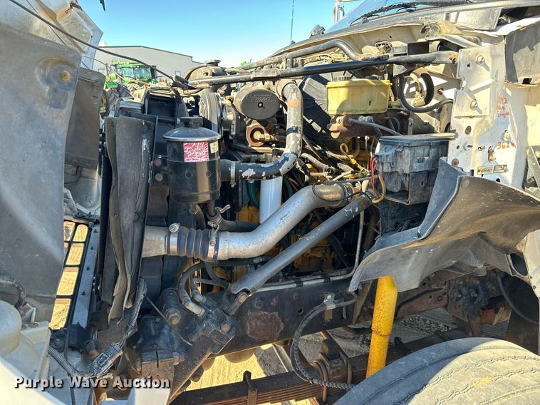 image for item NU9330 2003 Ford  F650 Super Duty utility / service truck