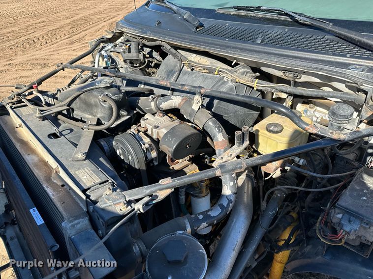 image for item NU9330 2003 Ford  F650 Super Duty utility / service truck