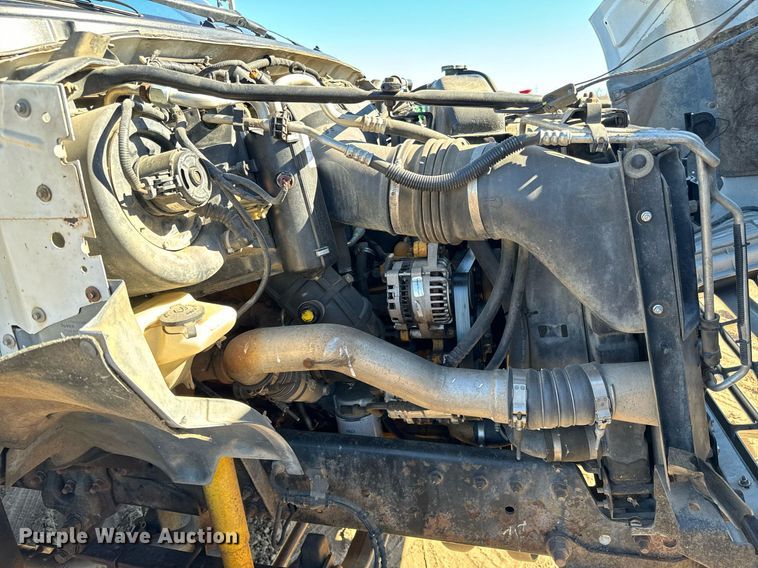 image for item NU9330 2003 Ford  F650 Super Duty utility / service truck