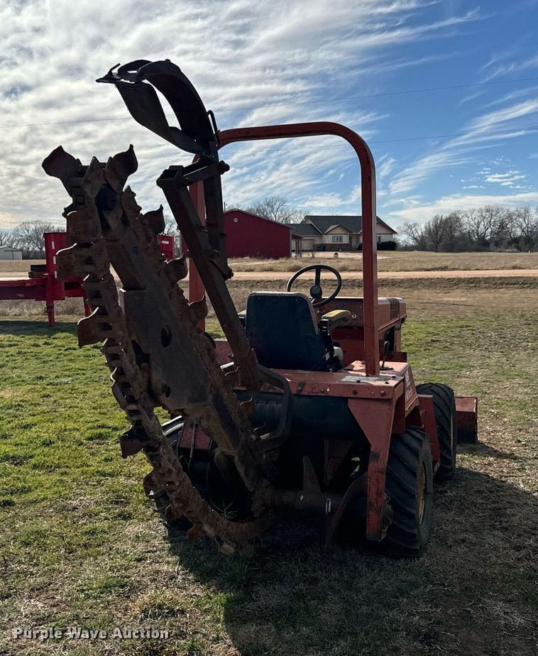 image for item NU9430 1993 Ditch Witch 3500DD trencher