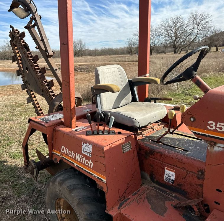 image for item NU9430 1993 Ditch Witch 3500DD trencher