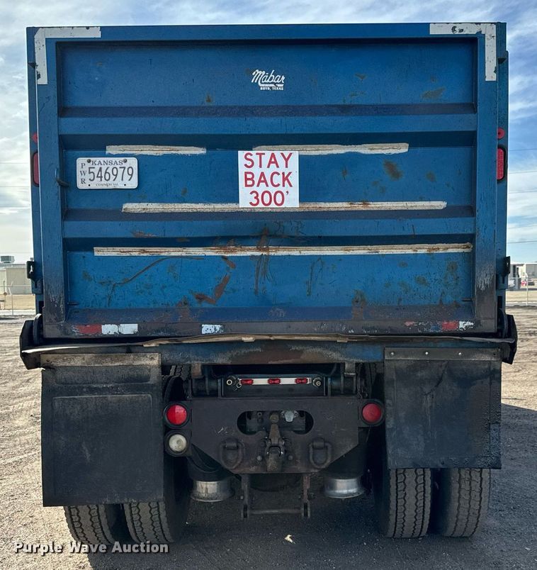 image for item NU9467 2005 Freightliner  Century Class S/T dump truck