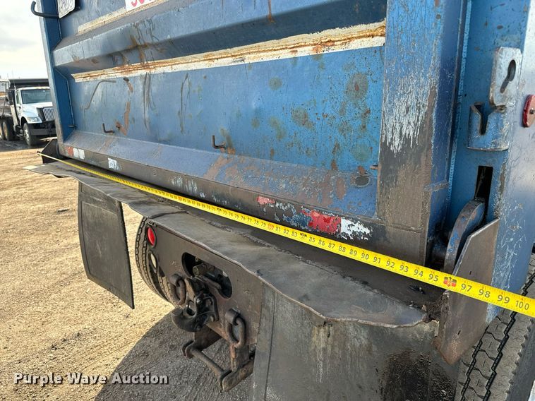 image for item NU9467 2005 Freightliner  Century Class S/T dump truck