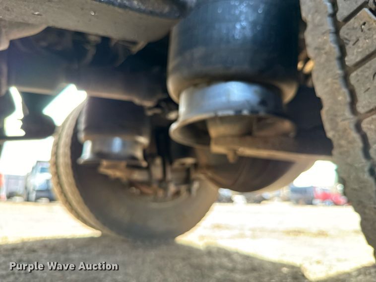 image for item NU9467 2005 Freightliner  Century Class S/T dump truck