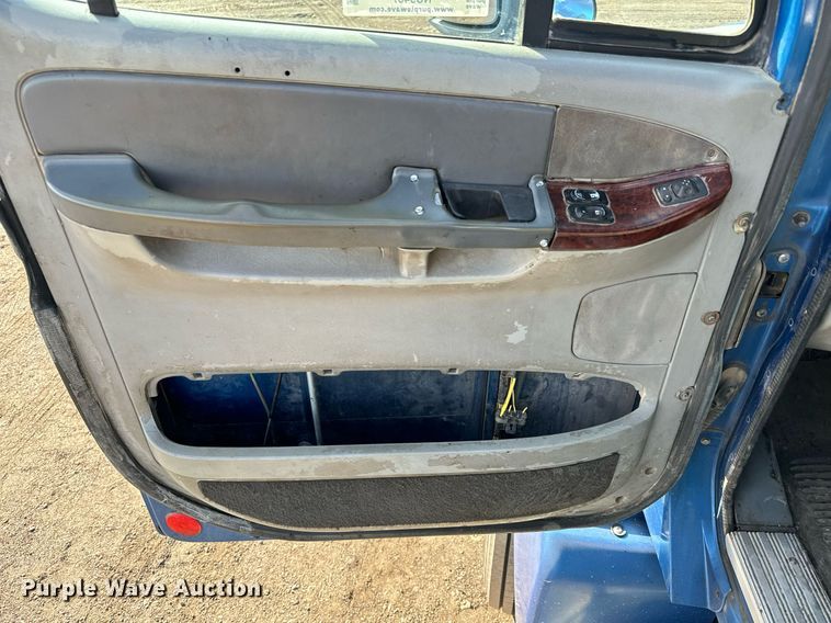 image for item NU9467 2005 Freightliner  Century Class S/T dump truck