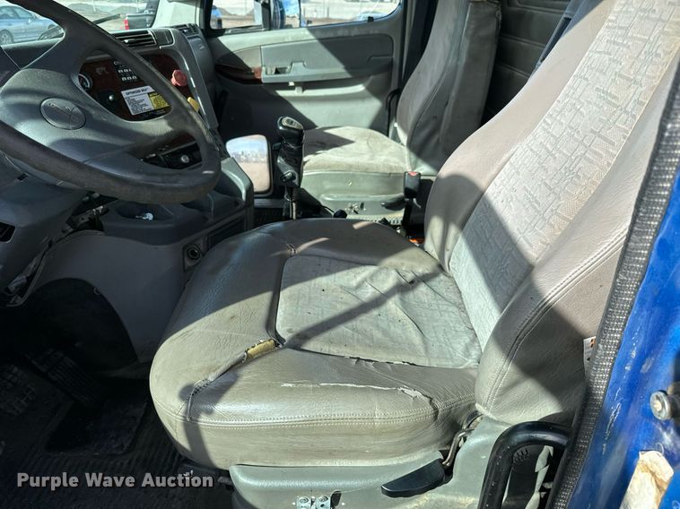 image for item NU9467 2005 Freightliner  Century Class S/T dump truck