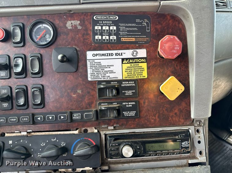 image for item NU9467 2005 Freightliner  Century Class S/T dump truck