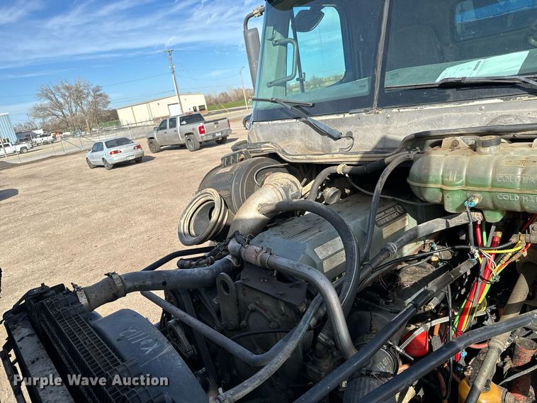 image for item NU9467 2005 Freightliner  Century Class S/T dump truck