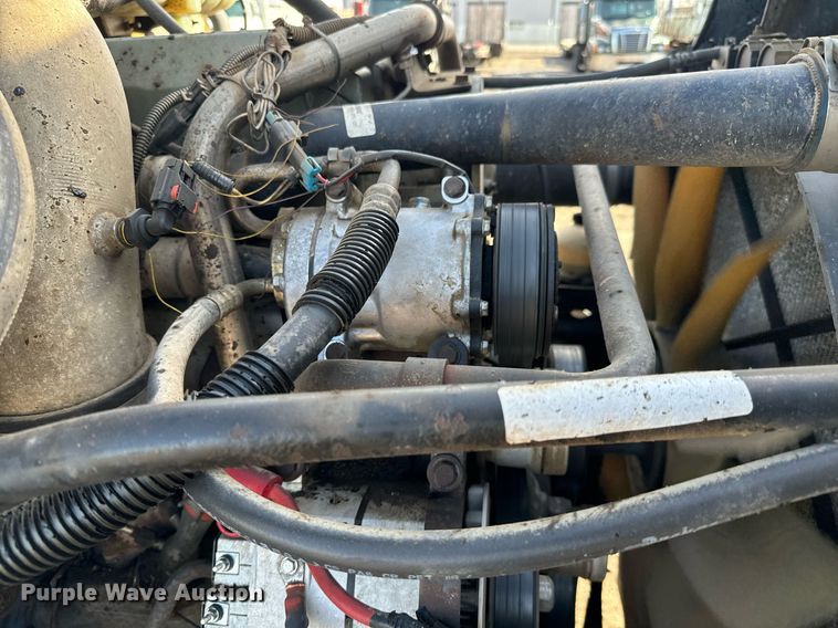 image for item NU9467 2005 Freightliner  Century Class S/T dump truck