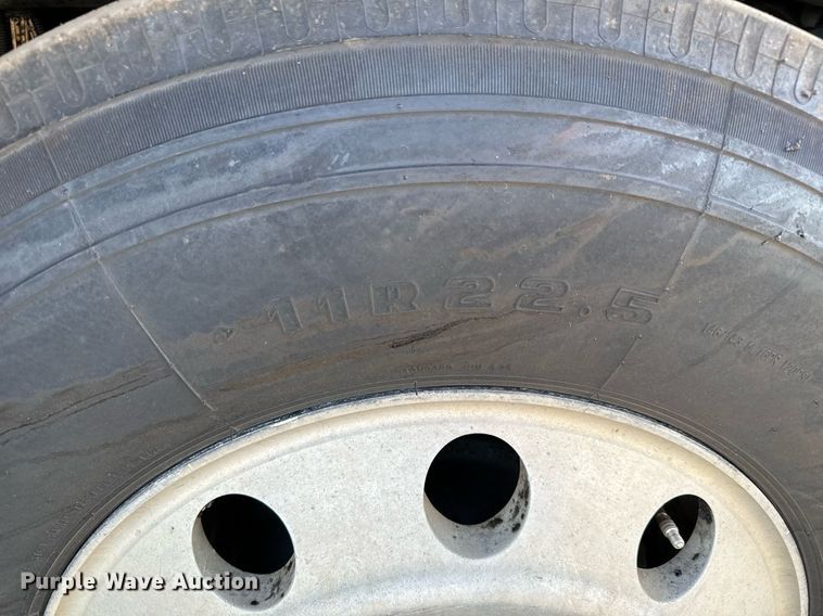 image for item NU9467 2005 Freightliner  Century Class S/T dump truck