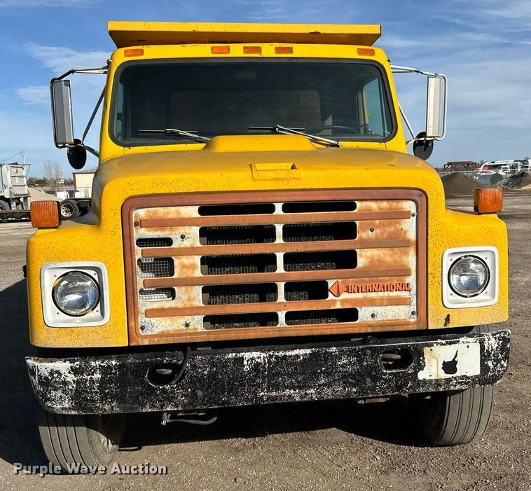 image for item NU9468 1986 International  S1700 dump truck