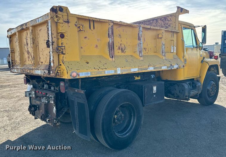 image for item NU9468 1986 International  S1700 dump truck