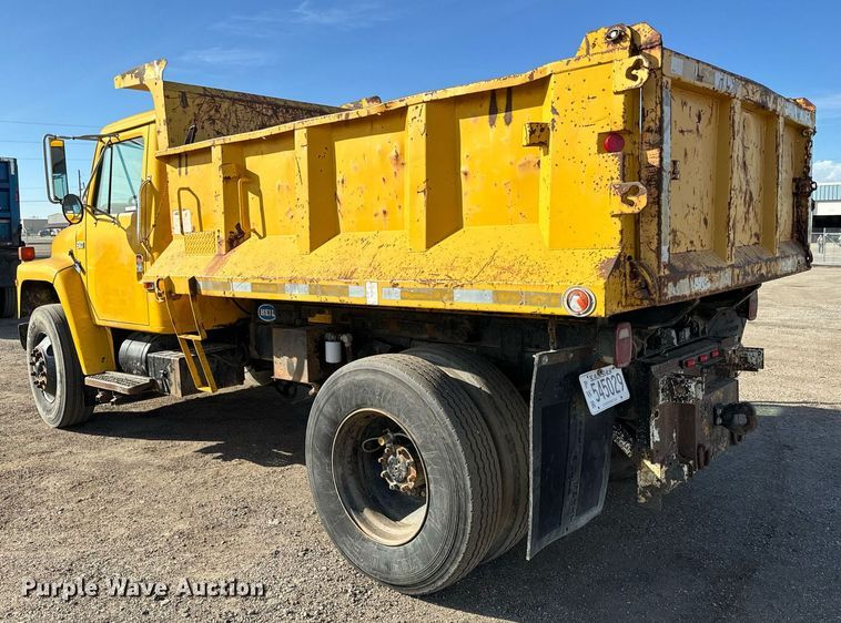 image for item NU9468 1986 International  S1700 dump truck