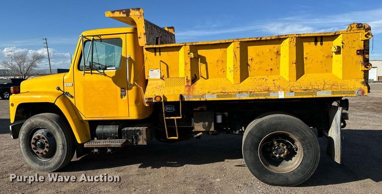 image for item NU9468 1986 International  S1700 dump truck