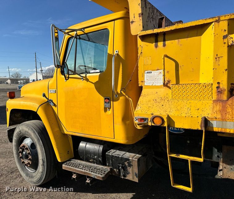 image for item NU9468 1986 International  S1700 dump truck