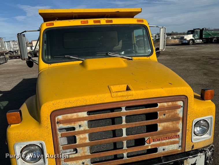 image for item NU9468 1986 International  S1700 dump truck