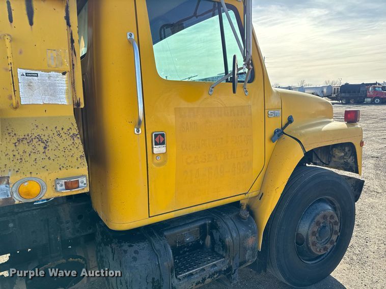 image for item NU9468 1986 International  S1700 dump truck