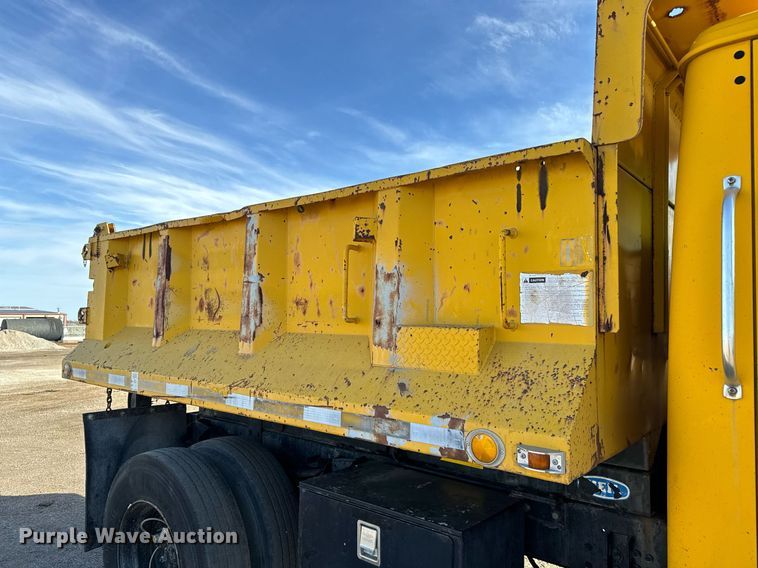 image for item NU9468 1986 International  S1700 dump truck