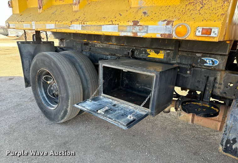 image for item NU9468 1986 International  S1700 dump truck