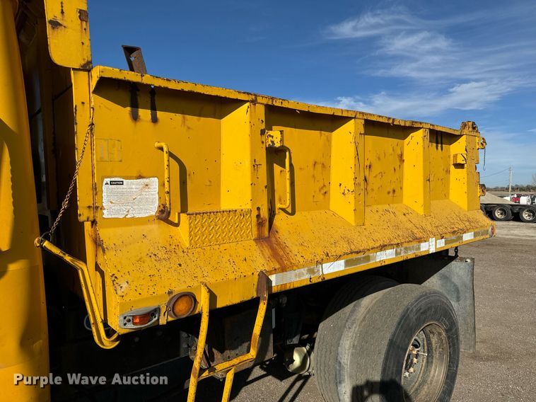 image for item NU9468 1986 International  S1700 dump truck