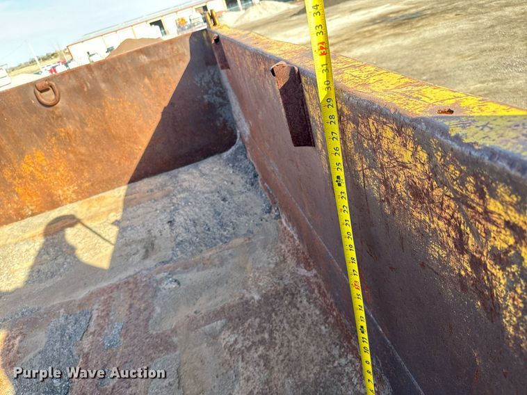 image for item NU9468 1986 International  S1700 dump truck