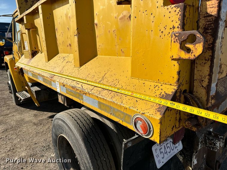 image for item NU9468 1986 International  S1700 dump truck