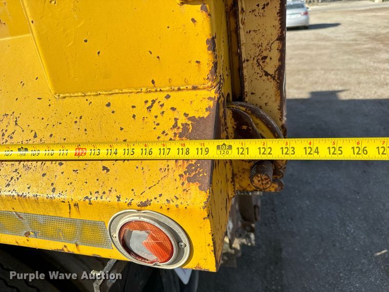 image for item NU9468 1986 International  S1700 dump truck