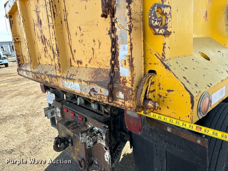 image for item NU9468 1986 International  S1700 dump truck