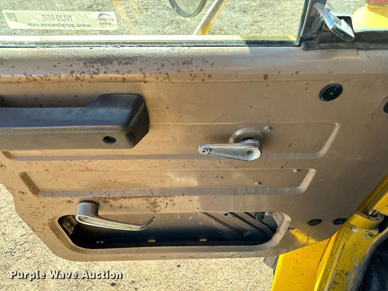 image for item NU9468 1986 International  S1700 dump truck