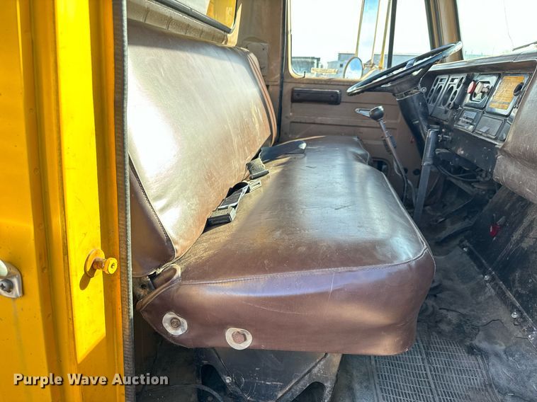 image for item NU9468 1986 International  S1700 dump truck