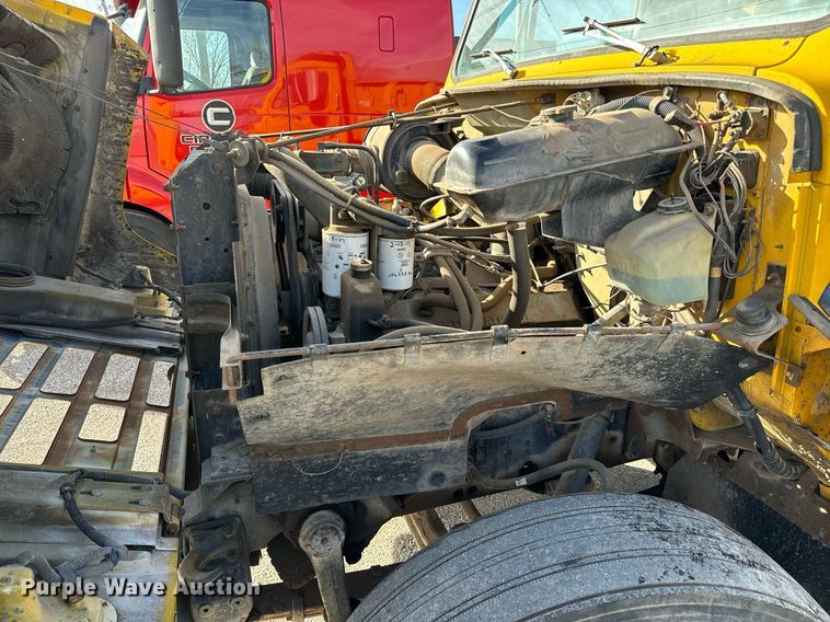 image for item NU9468 1986 International  S1700 dump truck